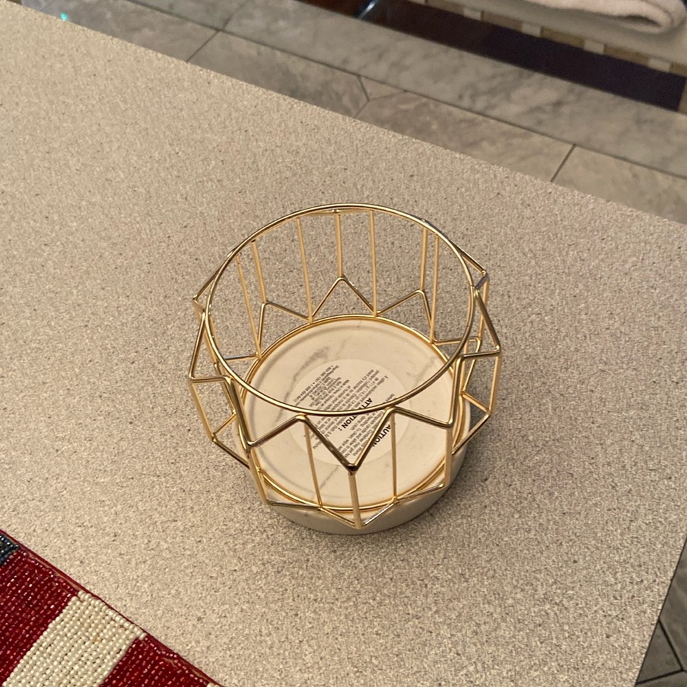 Candle holder